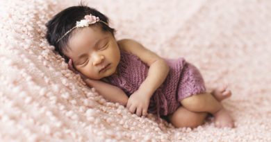 Newborns Babies and their sleeping patterns How many hours should a newborn baby sleep