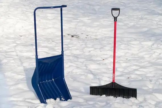 Best Snow Shovel for Seniors
