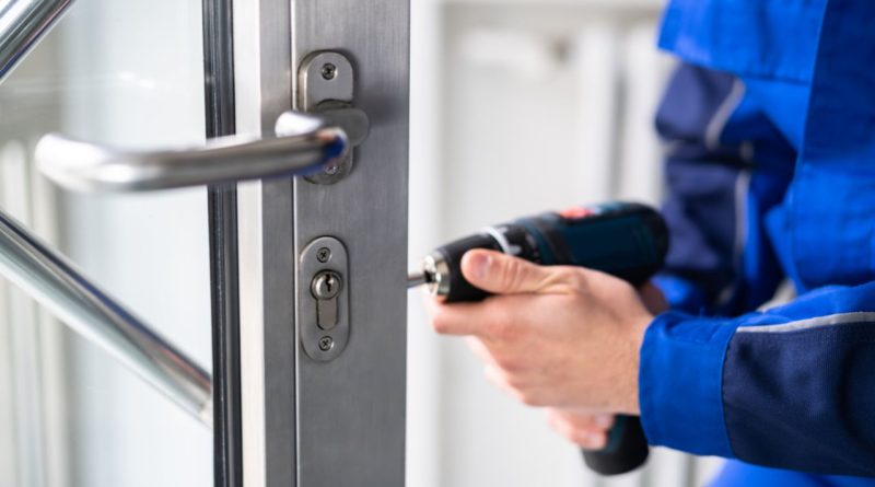 Choosing the Right Locksmith Tips for Homeowners and Businesses