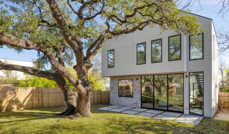 luxury custom home contractor Austin TX